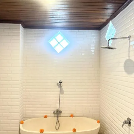 Bupon House Anggrek Room Penginyahan Exterior photo