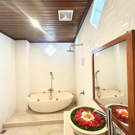 Bupon House Anggrek Room Penginyahan Exterior photo