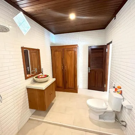 Bupon House Anggrek Room Penginyahan Exterior photo