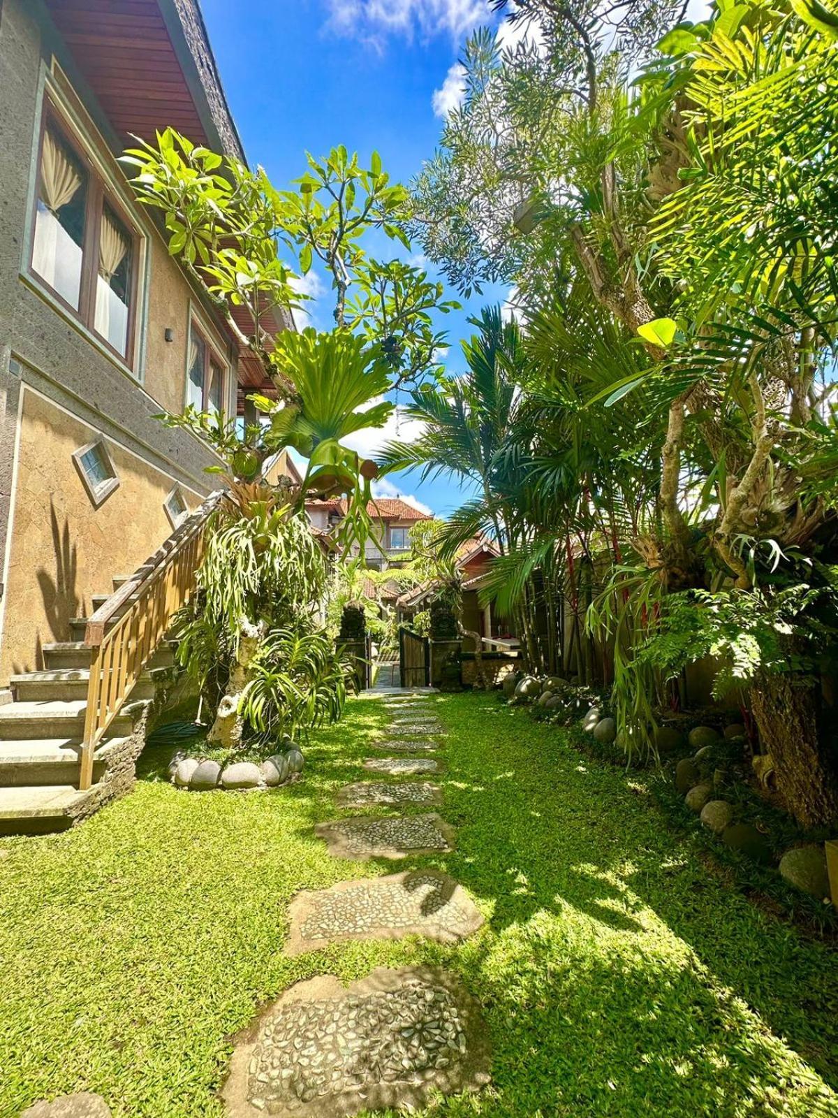 Bupon House Anggrek Apartment *